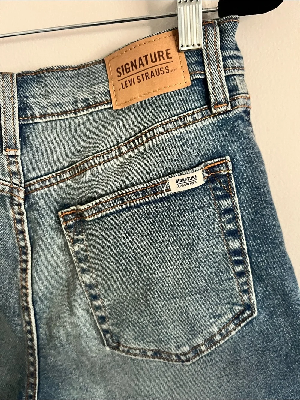 Levi’s Heritage Mid-Rise Cut Off Denim Shorts Sz 8